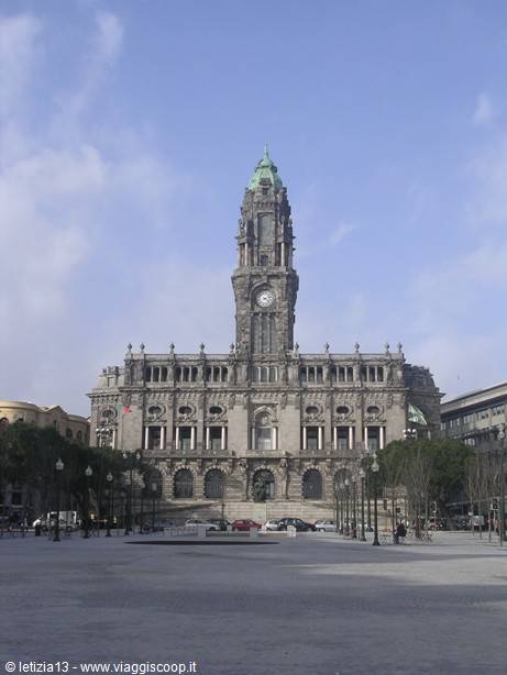 Porto-City Hall Square