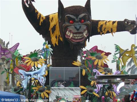 Viareggio - Parade of floats
