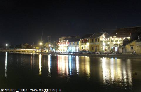 Hoi An: the ancient houses, congregations and altars