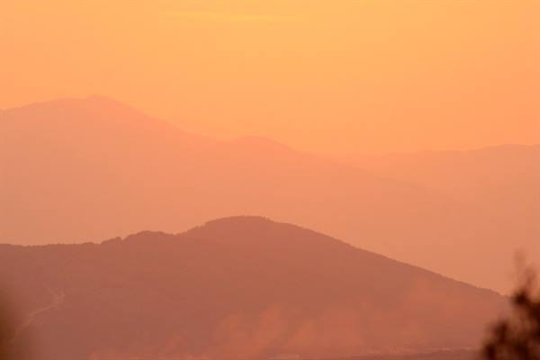 Sunset from Krizevac, there are no filters or manipulations in the image. Eos 400D in Program