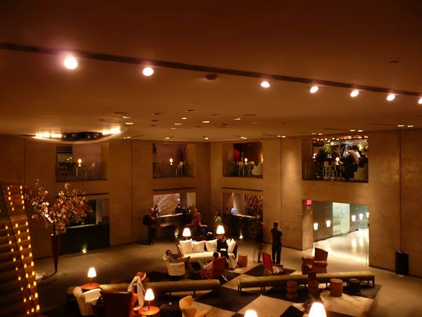N.Y. Hotel Paramount - hall