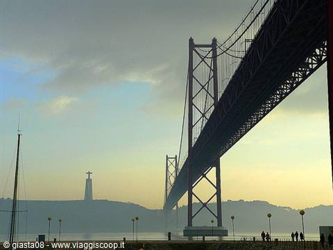 25 April bridge