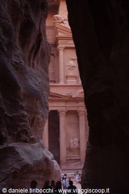AT THE END OF THE SIQ THE TREASURY APPEARS