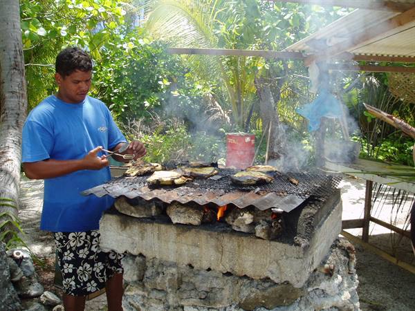 islander cooking pan de coco