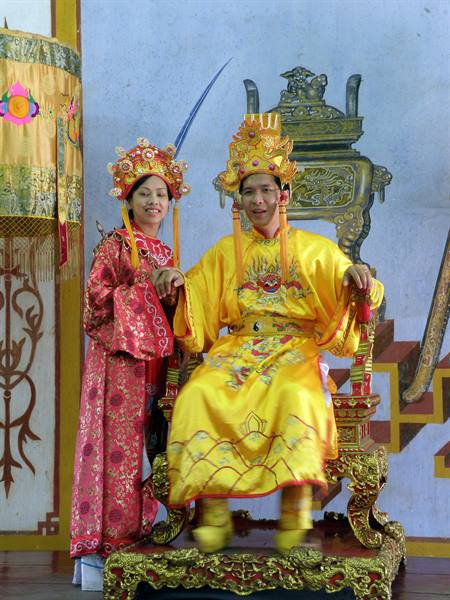 Natives in costume in Huè