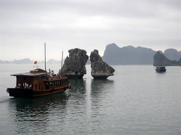 Rocks symbol of Halong bay