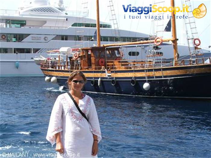 Boat for the excursion to the Caldera