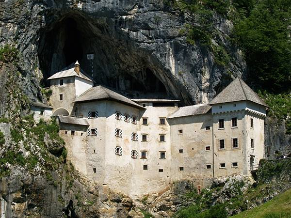 Predjama Castle