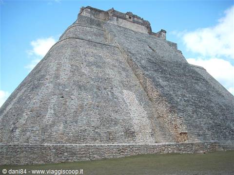uxmal pyramid of the soothsayer