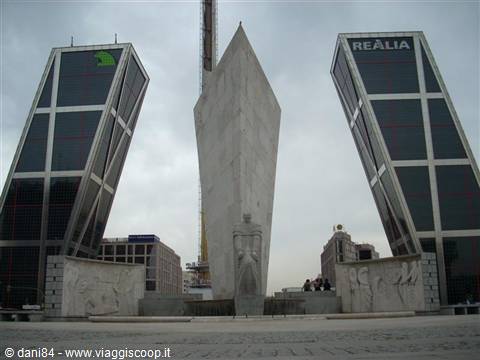 madrid puerta de europa