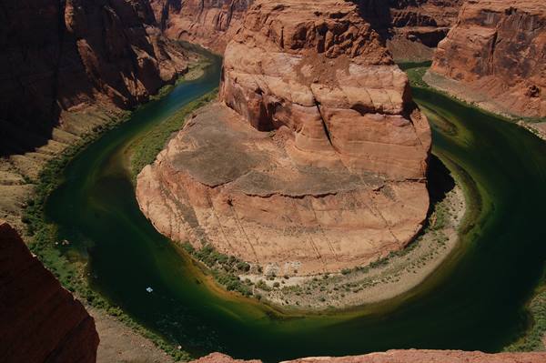 Horseshoe Bend: the Colorado River curves around the red sandstone rock