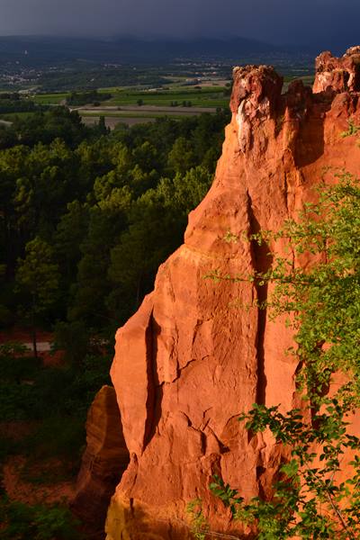 Roussillon: red ochre village