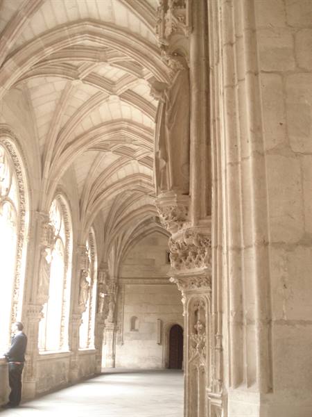 the cloister of the monastery de los Reyes