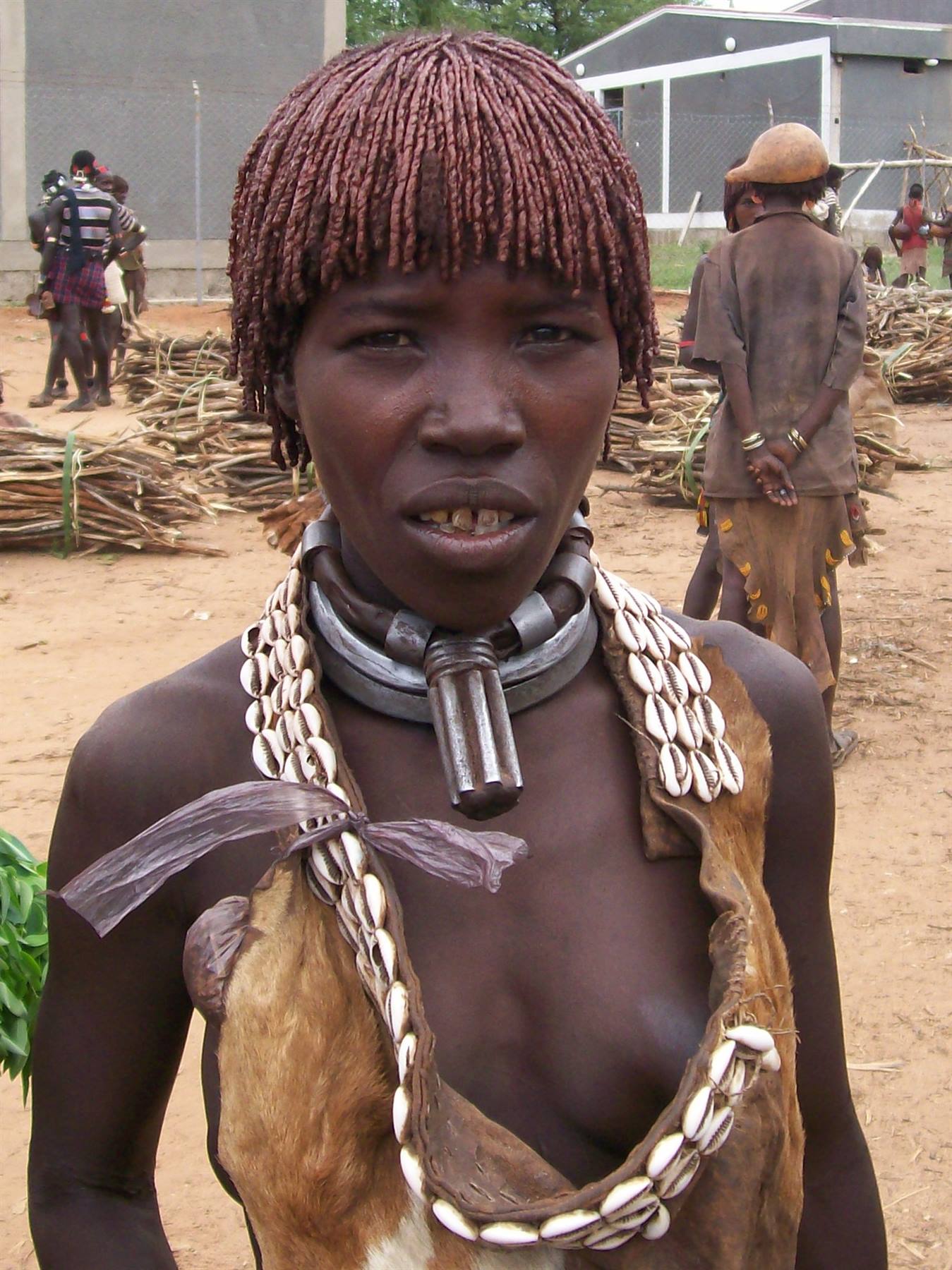Dimeka-Hamer woman