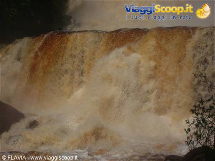 Laguna Canaima waterfalls