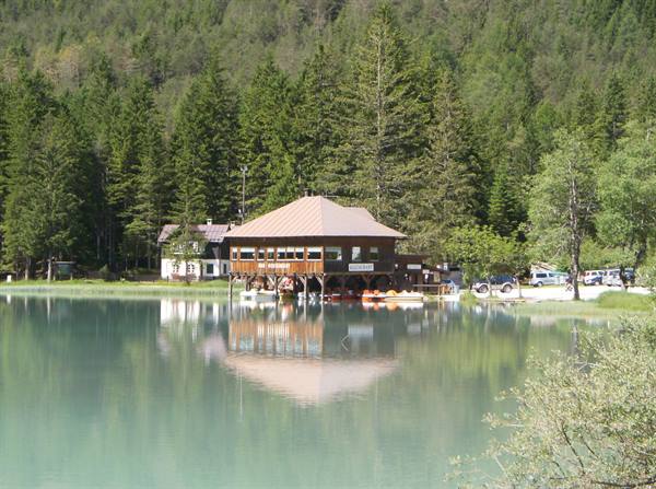 lake dobbiaco