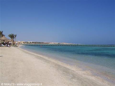 Surrounding panorama of the Blue Reef village
