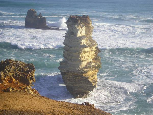 Limestone stack of the Twelve Apostles battered by ocean waves