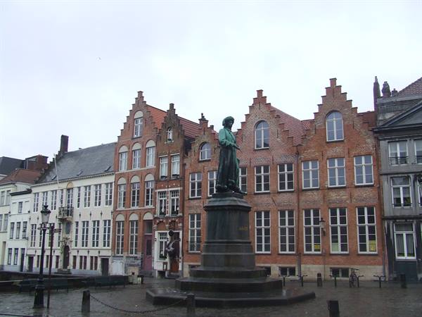 BRUGES - Typical little houses