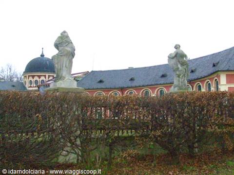VELTRUSY - Royal Palace