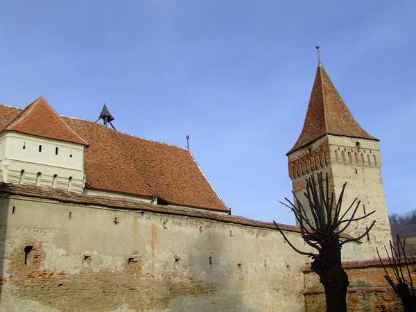 MOSNA - Fortified church
