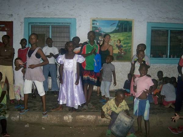 the farewell of the children of Timboni...for me a very strong emotion, the strongest of this trip.