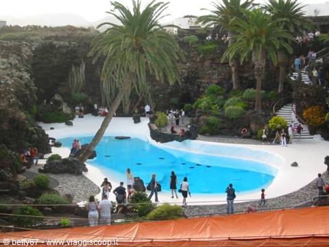 lanzarote...inside an extinct volcano