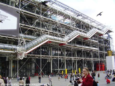 THE FUTURISTIC POMPIDOU CENTRE