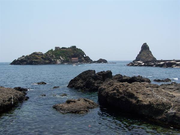 The faraglioni of Acitrezza