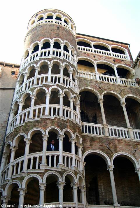 Palazzo Contarini del Bovolo