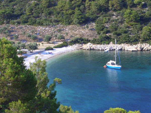 Leftos Gialos beach