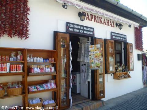 Aprikaház souvenir shop in Tihany, hanging paprika and goods on display