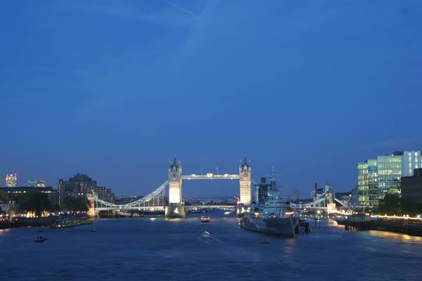 TOWER BRIDGE BY NIGHT