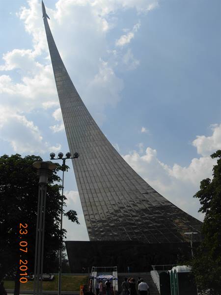 Moscow - All-Russian Exhibition Center, monument to the conquerors of space