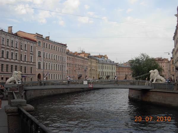 St Petersburg - bridge of lions
