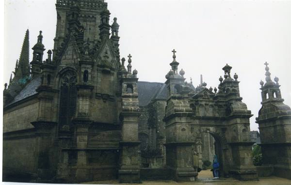 Saint-Thégonnec - church