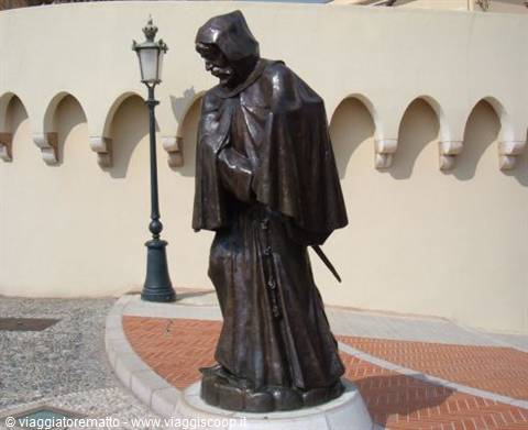 Monaco - Grimaldi statue