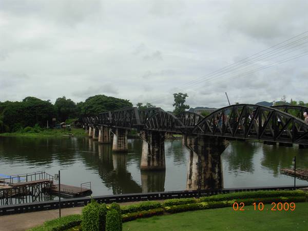 Kanchanaburi - bridge over the River Kwai