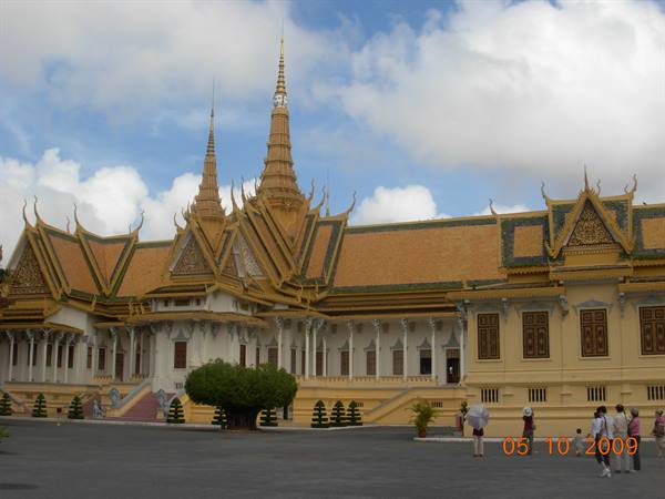 Phnom Penh - royal palace 