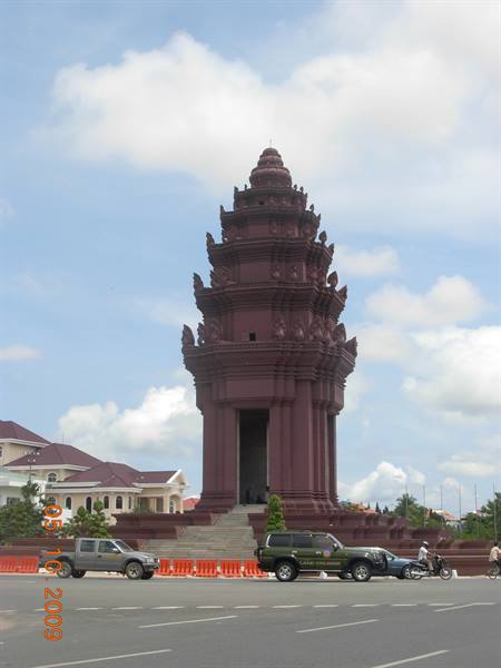 Phnom Penh - independence monument