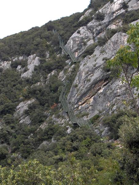 Path 'Tempesta - Busate' (stairway on the rock)