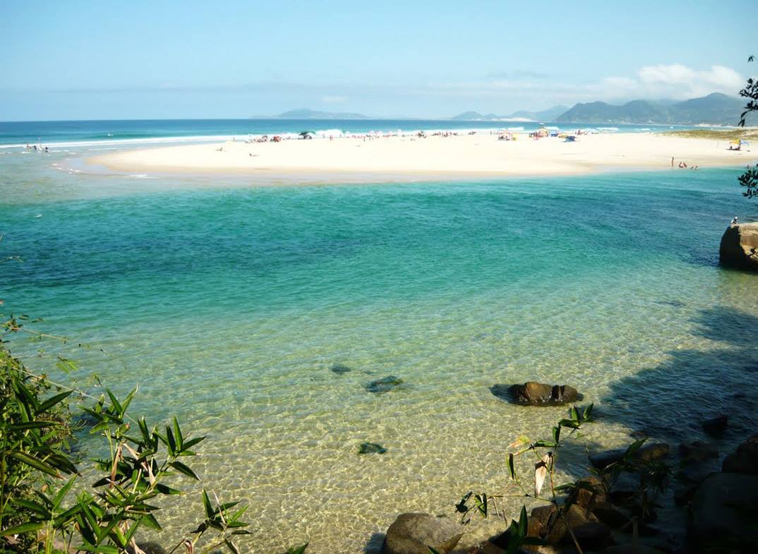 praia do Embaù
