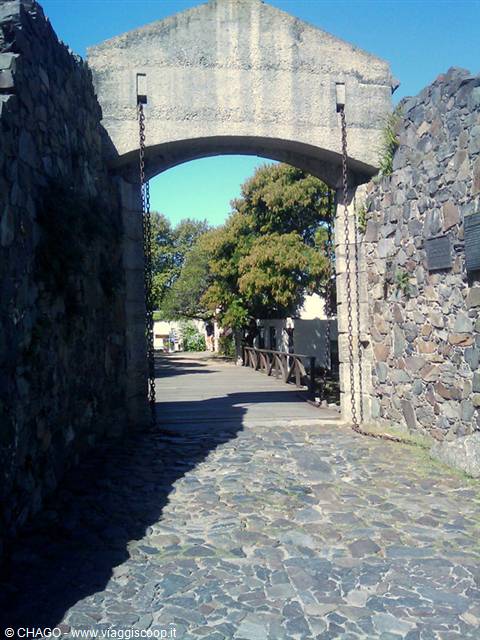 Colonia gate