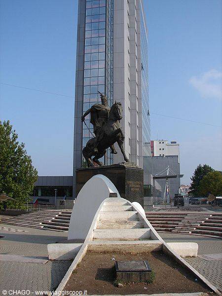 monument to Skanderbeg