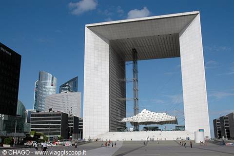 the Grande Arche of La Défense