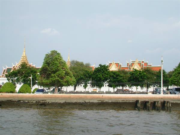 the Wat Pho temple from the river