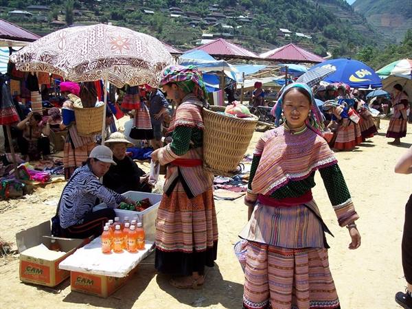 Lao Cai, H'Mong tribe market