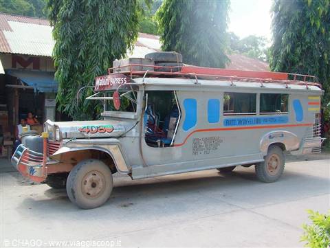 the buses shuttling to El Nido