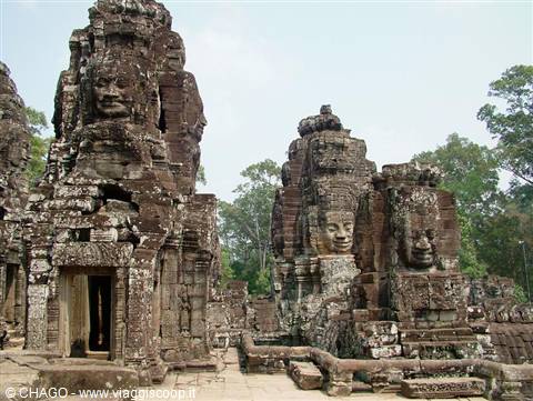 the sculptures of Angkor Wat