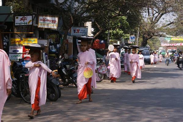 procession in Mandalay